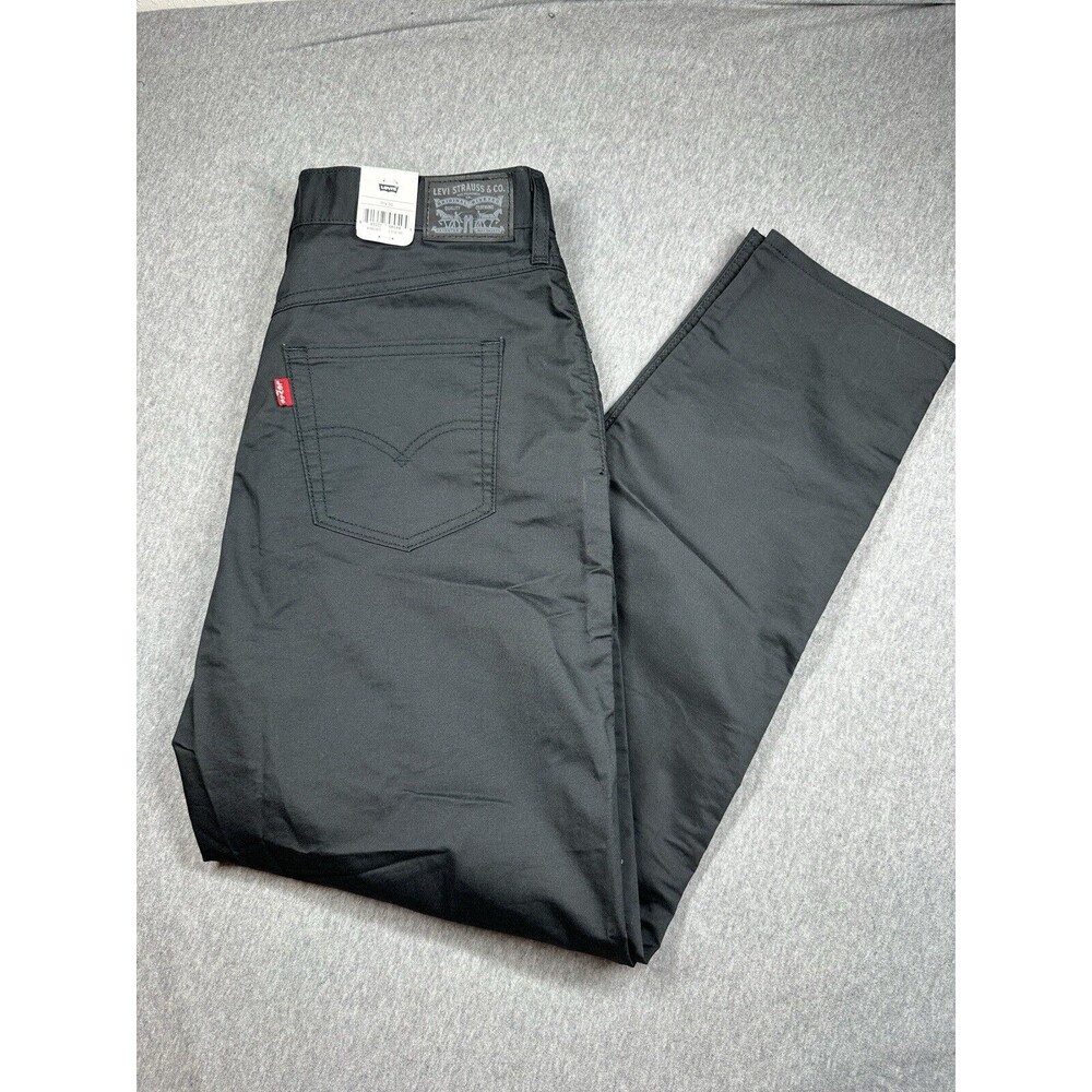 New Levi’s High-Waisted Mom Jeans Tapered Leg Black 31x30 NWT Irregular